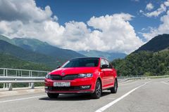 Rusové na milované škodovky nezapomněli. Prodej teď raketově roste, sankcím navzdory