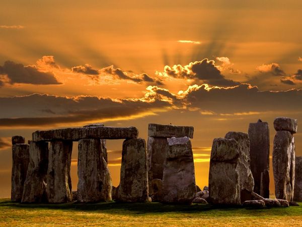 Záhada Stonehenge: Zajímavá fakta i fantastické teorie
