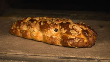 Jak se plete vánočka a co vše patří do jejího těsta