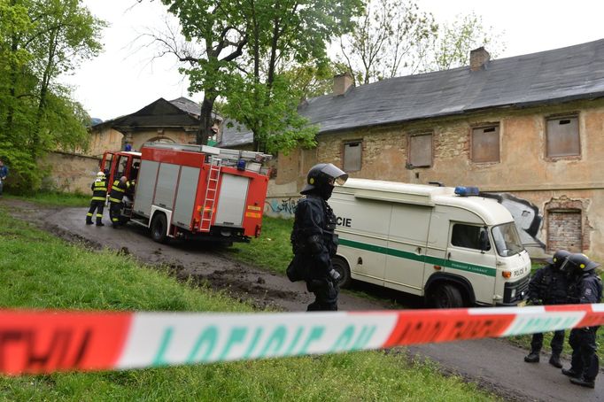 Policejní zásah na usedlosti Cibulka v květnu 2015