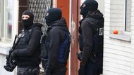 Molenbeek, předměstí Bruselu. Na místě zasahovala policie, hledá všechny, kteří se měli podílet na pátečních útocích v Paříži.