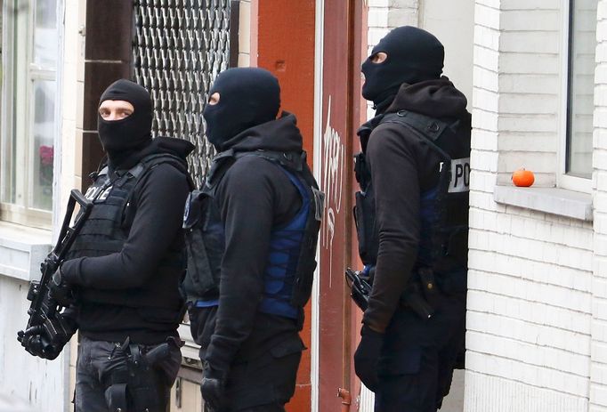 Molenbeek, předměstí Bruselu. Policejní razie proti islamistům.