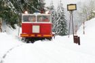 Sledovali jsme: Sníh ztížil dopravu, vlaky nejezdily