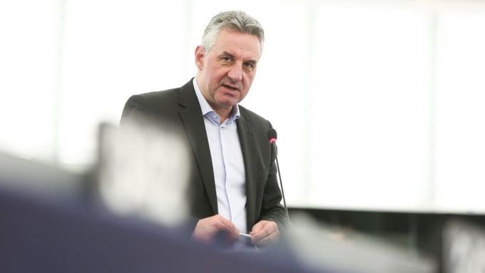 Jan Zahradil (ODS, v europarlamentu člen frakce Evropských konzervativců a reformistů)