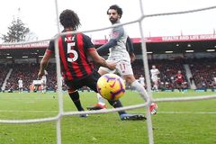 Salah zařídil hattrickem výhru Liverpoolu, City prohrálo šlágr s Chelsea
