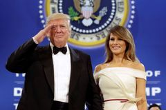 Kampaň neskončila, přitvrdíme. Donald Trump neubral plyn ani po prezidentské inauguraci