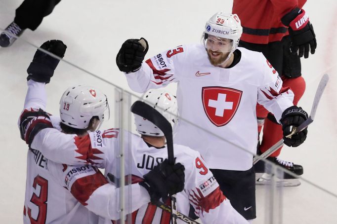 Nico Hischier slaví ve čtvrtfinále MS 2019 Kanada - Švýcarsko