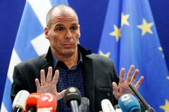 Řecký ministr vyhlásil válku bohatým a neplatičům