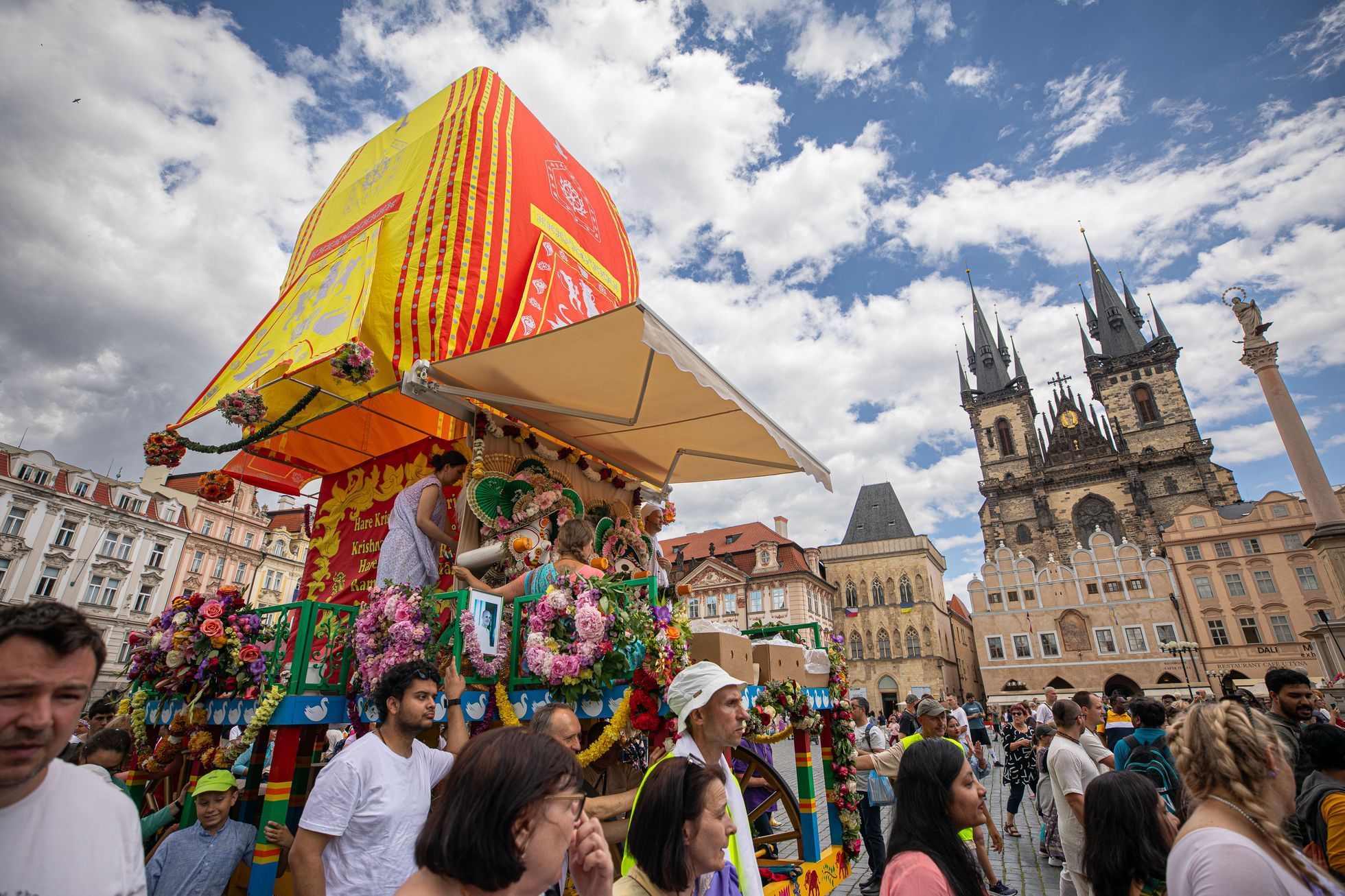 Indický festival vozů Rathayatra, hnutí Hare Krišna