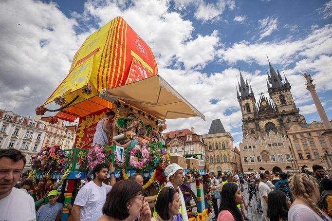 Indický festival vozů Rathayatra hnutí Hare Krišna.