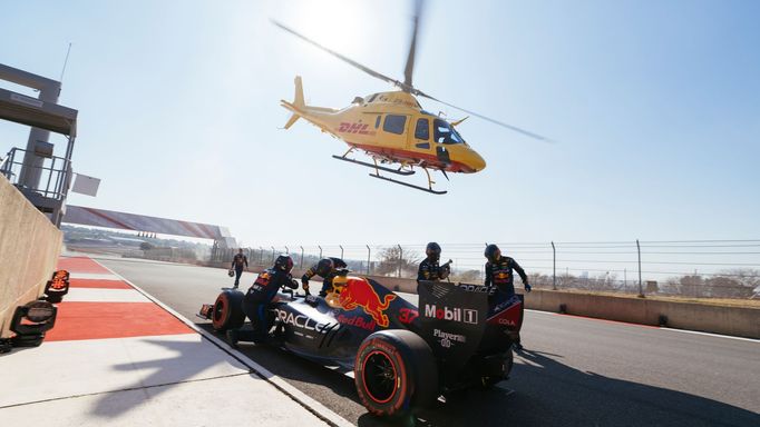 David Coulthard v monopostu F1 Red Bull na okruhu v Kyalami