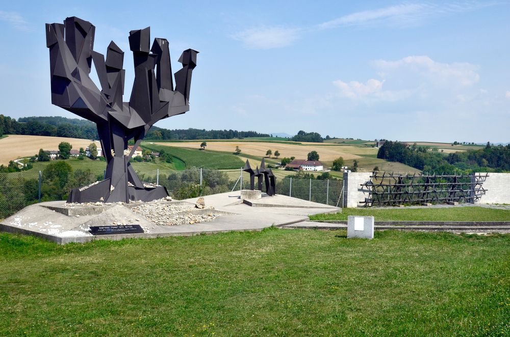 Fotogalerie / Před 80. lety se začal stavět koncentrační tábor Mauthausen / Shutterstock / 34