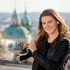 Focení s trofejí Fed Cupu 2015 Lucie Šafářová