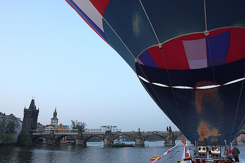 Balón startuje z lodě