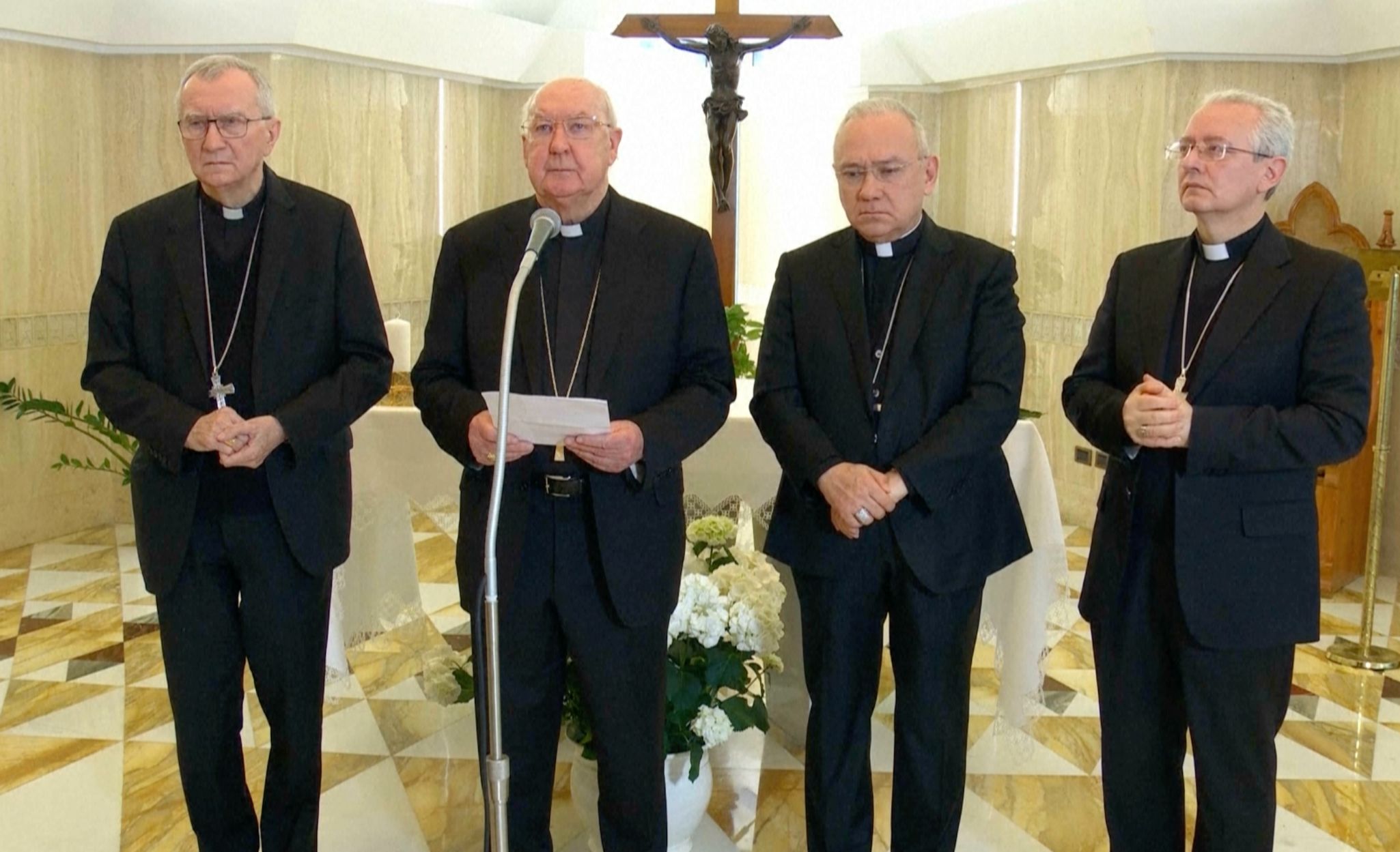 Kardinálové oznámili smrt papeže