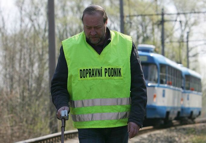 Ve chvíli, kdy se řidiči spatřili, už bylo na brždění pozdě. Dopravní podnik teď vymýšlí, jak udělat jednokolejnou trať bezpečnější