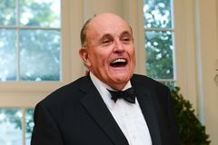 Trumpův osobní právník Rudy Giuliani je podezřelý z nezákonného lobbování, píše list