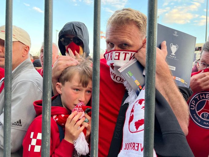 Fanoušci Liverpoolu před Stade de France