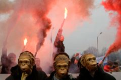 Stoupence Kasparovovy strany pozatýkala policie