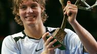 PAŘÍŽ 2005: Před prestižním turnajem série Masters uzavíral v žebříčku nejlepší padesátku, v cestě za titulem odklidil i krajany Jiřího Nováka a Radka Štěpánka. V souboji o bizarní trofej pak porazil Ivana Ljubičiče.