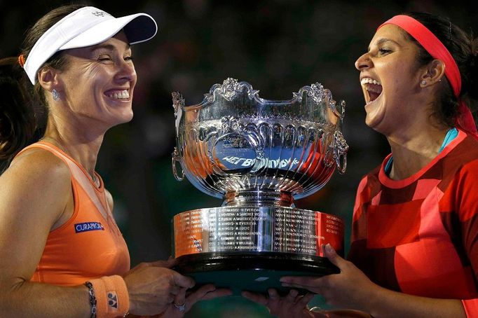 Finále čtyřhry Australian Open 2016 (Mirzaová, Hingisová)