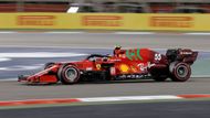 Carlos Sainz junior ve Ferrari ve Velké ceně Bahrajnu 2021