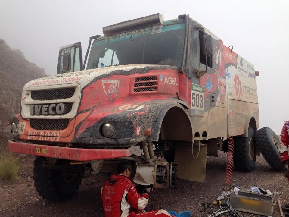 Rallye Dakar 2016: neúspěšná oprava kamionu Aleše Lopraise