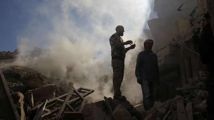 Aleppo po jednom z náletů ruských bombardérů.
