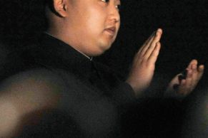 Nový pán Koreje se ujímá vlády: Kim Čong-un pozdravil divadlo a armádu