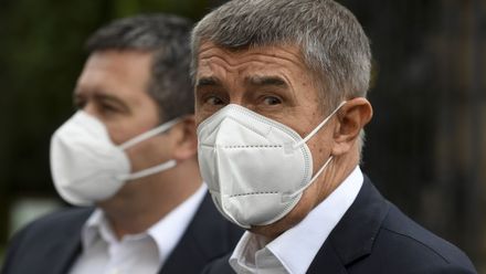 Opozice se ptala Babiše na Hamáčkovu cestu do Moskvy. Sledujte interpelace