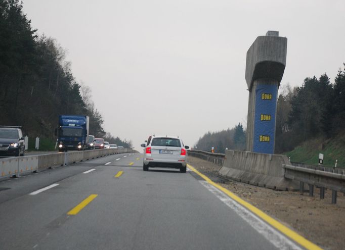 Součástí rekonstrukce dálnice D1 bude i vybudování nových nadjezdů. Zde je zárodek jednoho z nich.