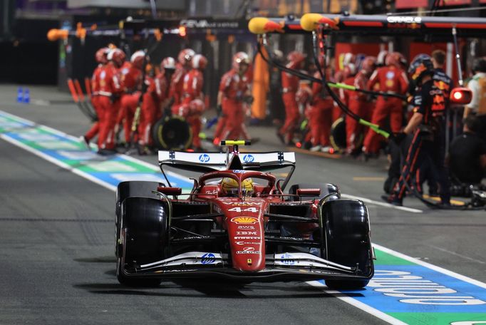 Pilot F1 Lewis Hamilton během Velké ceny Saúdské Arábie F1 2025