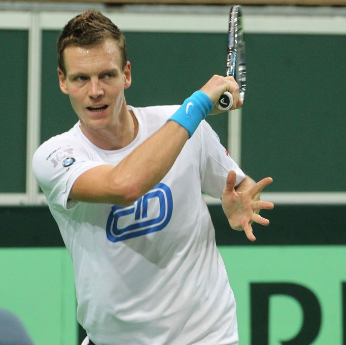 Český tenista Tomáš Berdych při tréninku v O2 aréně před finále Davis Cupu 2012.