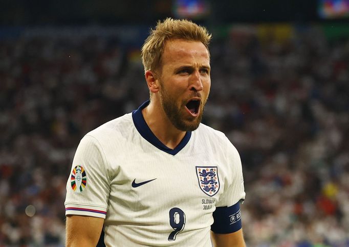 Harry Kane slaví gól v osmifinále Eura 2024 Anglie - Slovensko