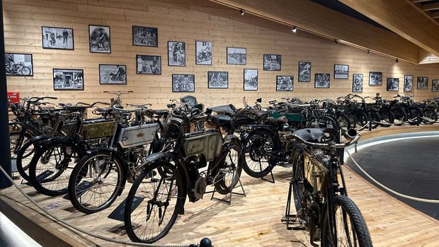 Vzácná Jawa v horách. Fascinující muzeum přitom vstalo v popela