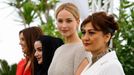 Vpravo jsou herečka Jennifer Lawrence a režisérka Sahra Mani.