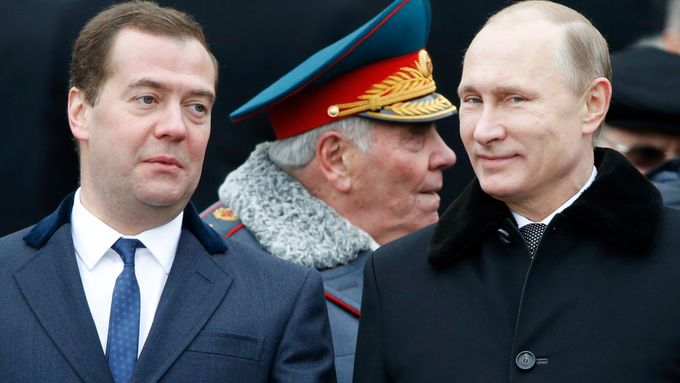 Dmitrij Medveděv a Vladimir Putin.
