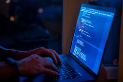 Weby ministerstva vnitra mají výpadek kvůli kybernetickému útoku z Ruska