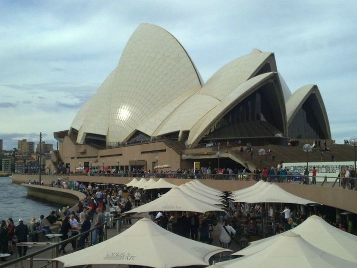 Opera v obležení turistů, Sydney