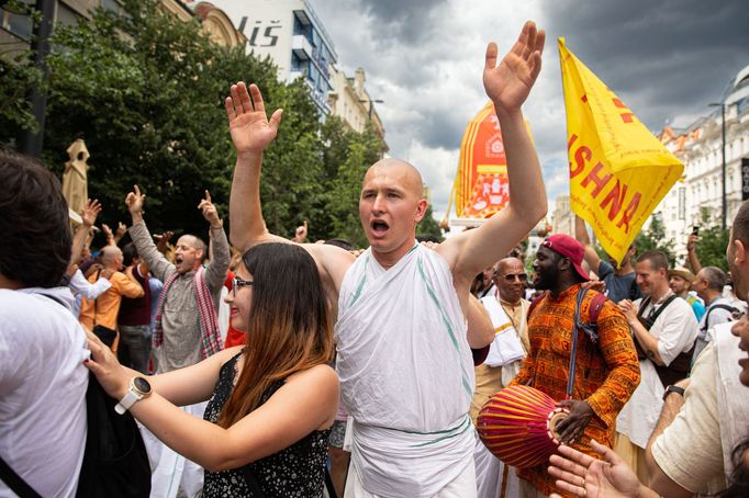 Indický festival vozů Rathayatra hnutí Hare Krišna.