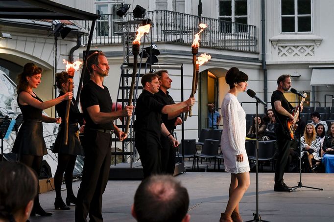 Snímek z inscenace Marta.