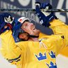 Hokej, MS 2013, Švédsko - Švýcarsko: Henrik Sedin slaví svůj gól na 2:1
