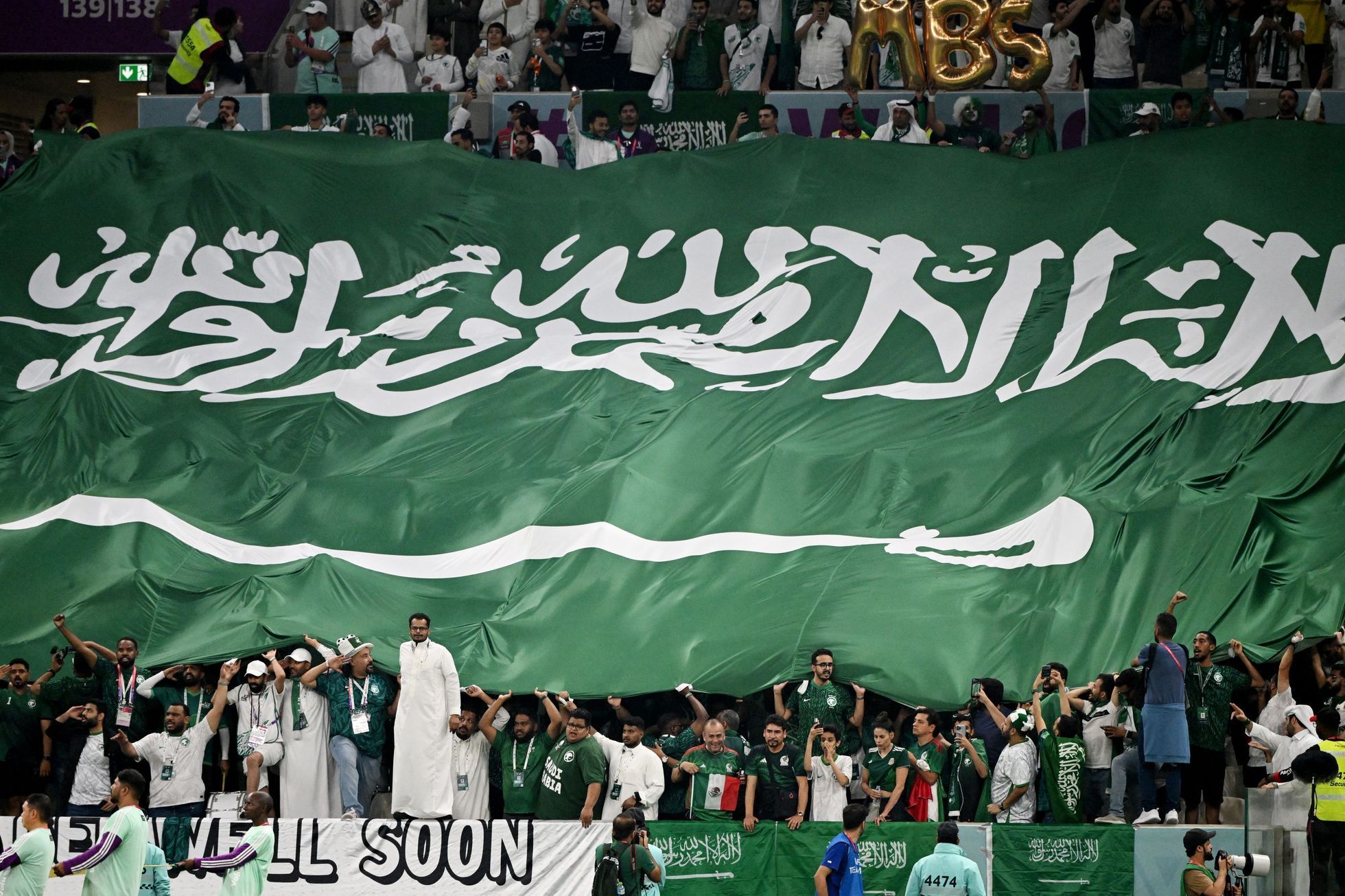 Fanoušci Saúdské Arábie během zápasu s Mexikem na MS 2022
