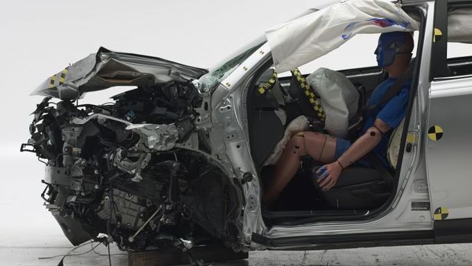 Airbagy by při nehodě nemusely správně fungovat. (Ilustrační foto).