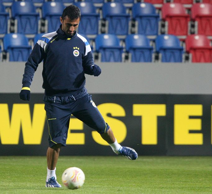 Fotbal, Evropská liga, trénink Fenerbahce: Selcuk Sahin