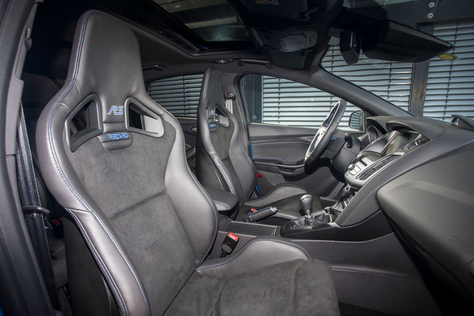 Ford Focus RS - příplatkové sedačky