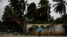 Hurikán Matthew napáchal škody na Haiti a Kubě, nyní se na něj připravují lidé na jihovýchodě USA.