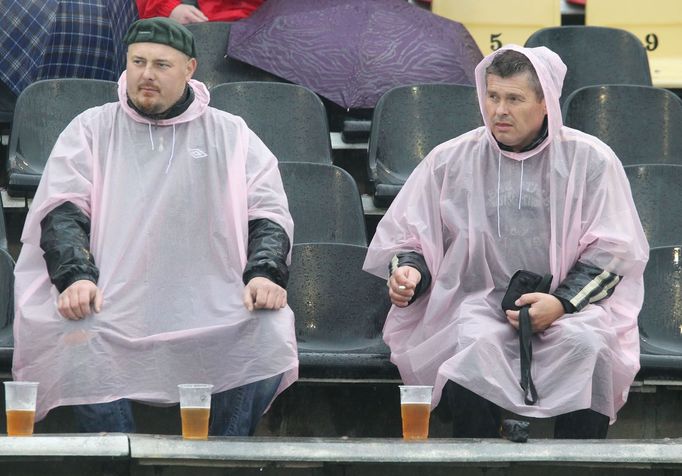 Fotbal, Gambrinus liga, Hradec Králové - Plzeň: déšť