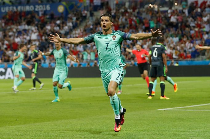 Euro 2016, Portugalsko-Wales: Cristiano Ronaldo slaví gól na 1:0