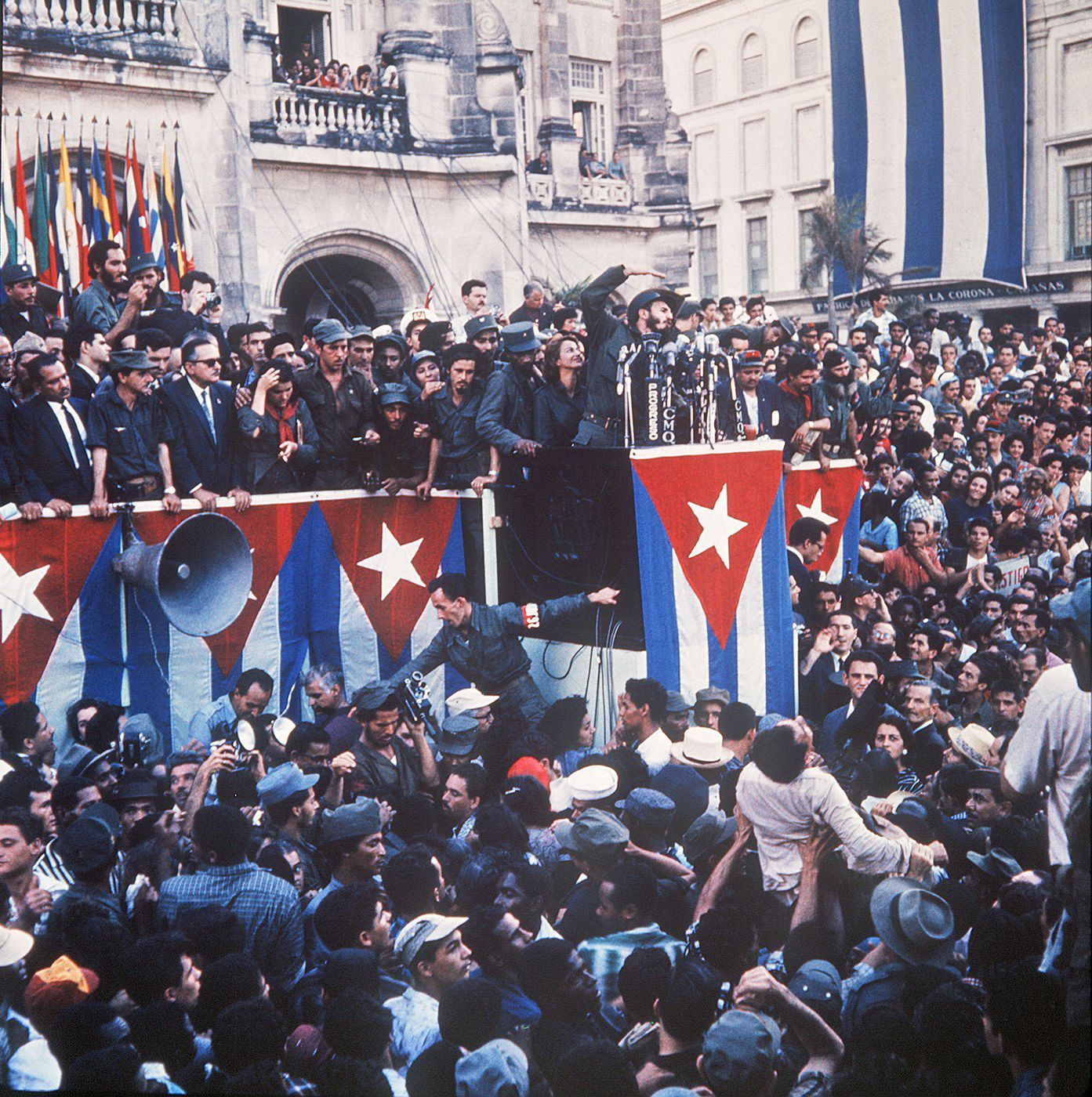 Kubánská revoluce v barvě, Fidel Castro, Kuba, revoluce, historie, Zahraničí